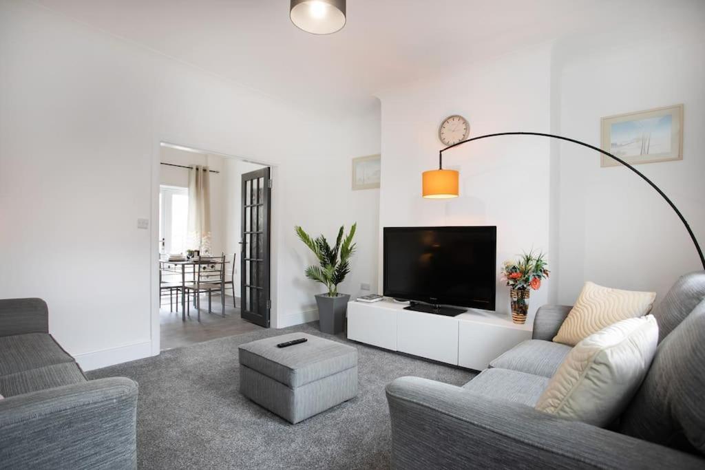 Cudworth House, Barnsley For Contractors & Families, Free Parking, High Speed Wifi Etc Villa Buitenkant foto