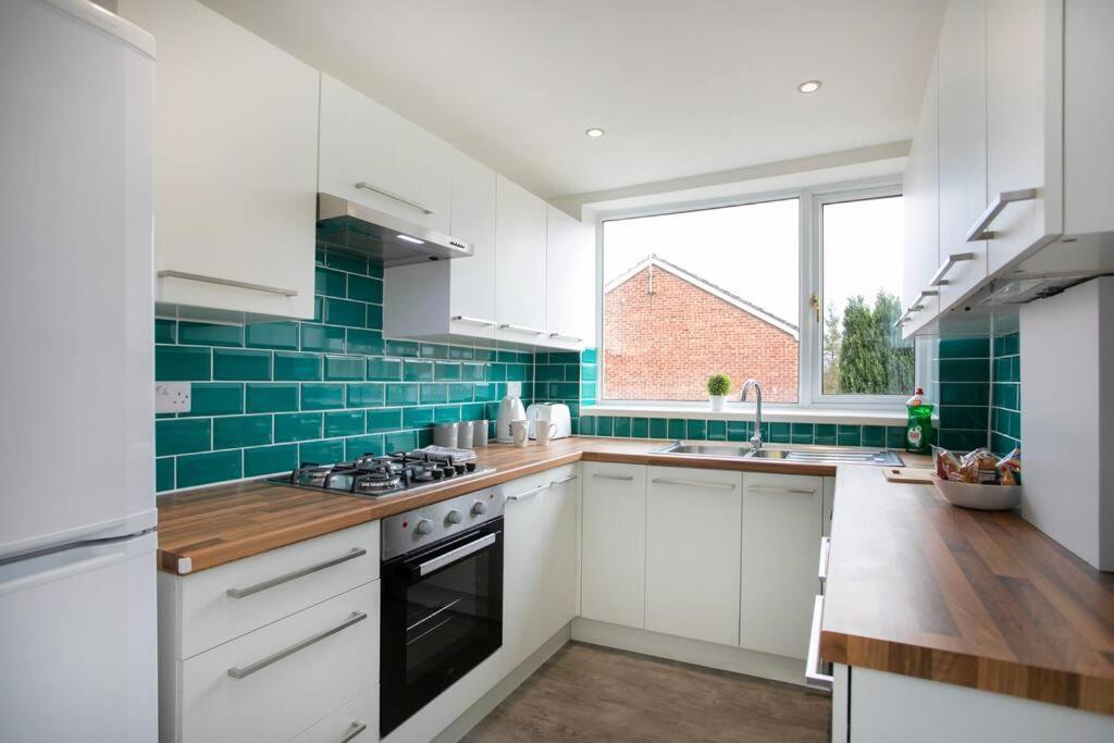 Cudworth House, Barnsley For Contractors & Families, Free Parking, High Speed Wifi Etc Villa Buitenkant foto