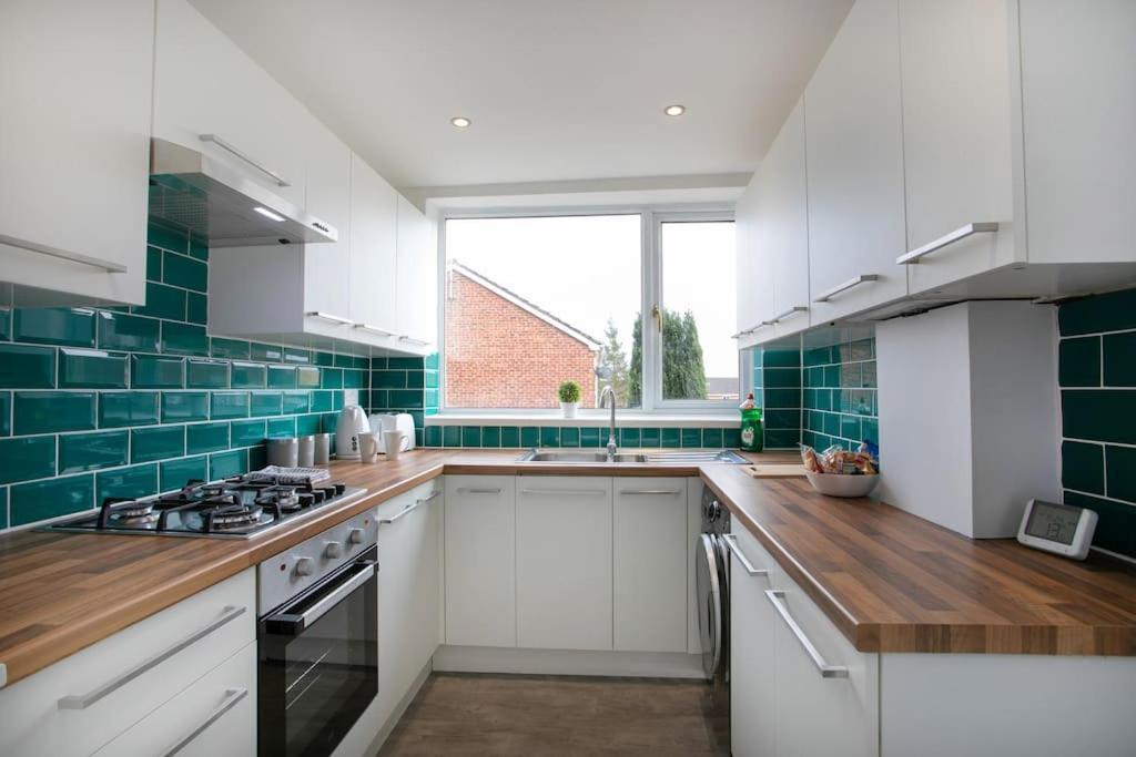 Cudworth House, Barnsley For Contractors & Families, Free Parking, High Speed Wifi Etc Villa Buitenkant foto
